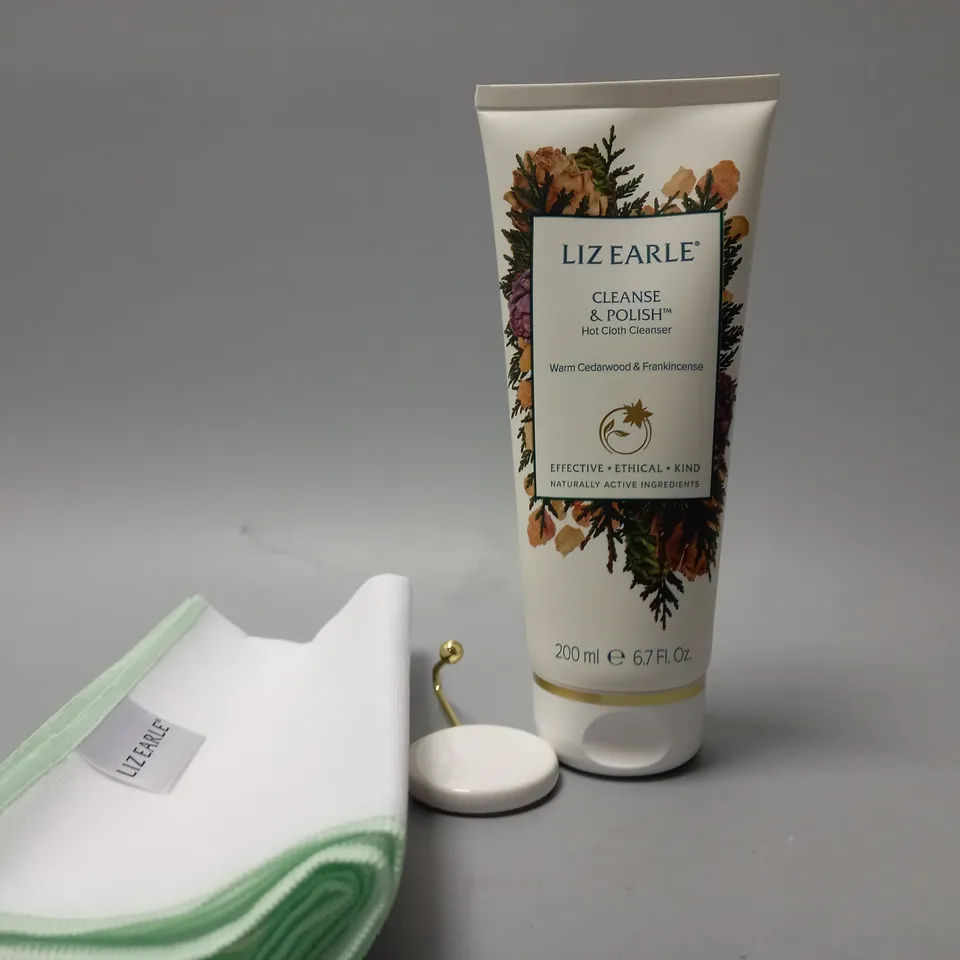 LIZ EARLE CLEANSE & POLISH FESTIVE EDITION 200ML WARM CEDARWOOD & FRANKINCENSE