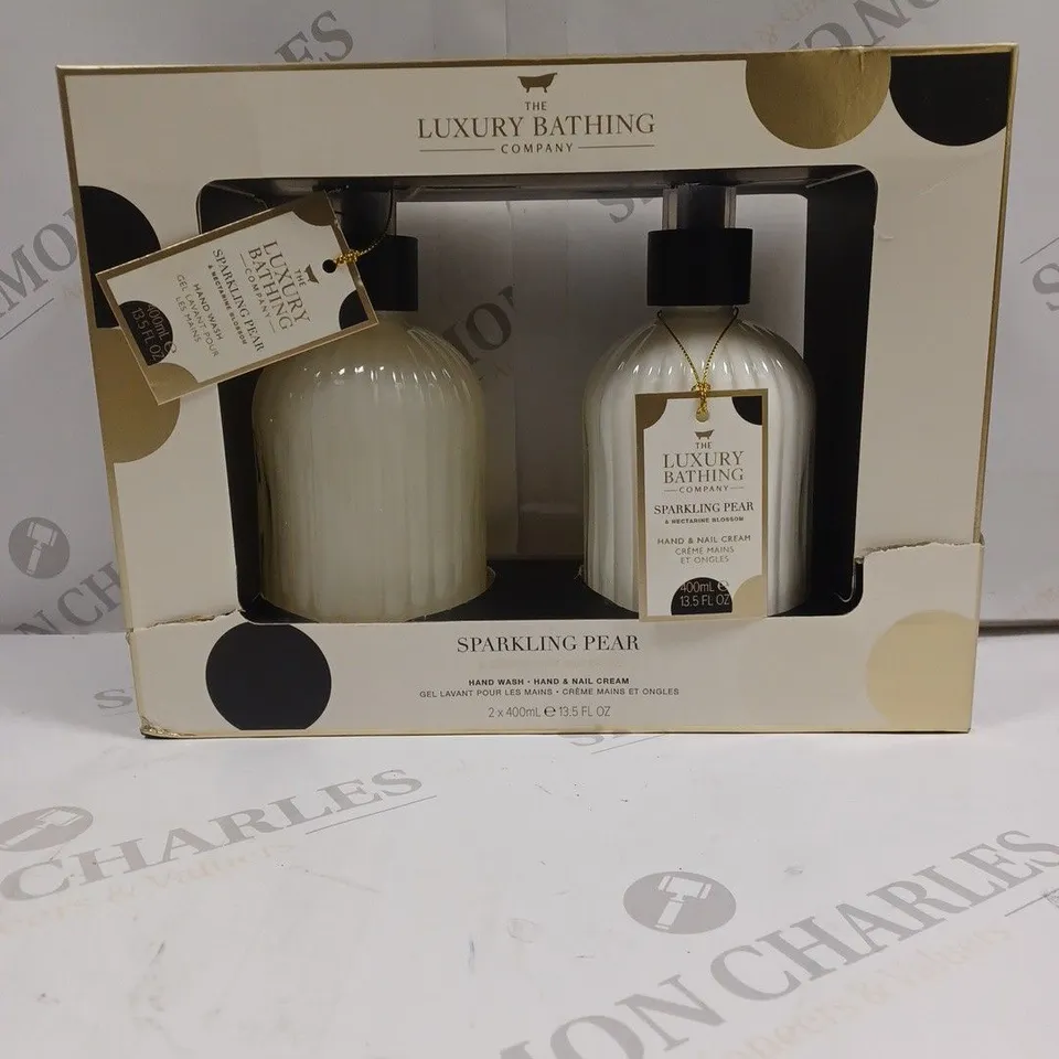 BOXED SPARKLING PEAR & NECTARINE HAND CARE DUO SET  RRP £18