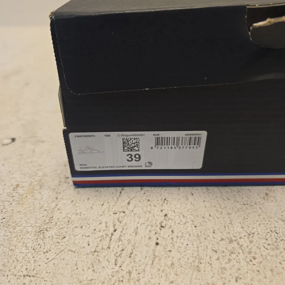 TOMMY HILFIGER WHITE LEATHER COURT SNEAKER – UK 6 (EU 39) – BOXED