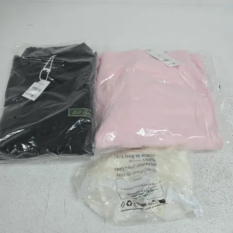 APPROXIMATELY 9 ASSORTED CLOTHING ITEMS IN VARIOUS SIZES, COLOURS & STYLES TO INCLUDE LACE TRIM BRALETTE, PLUSH GRAPHIC CREW, GARAGE JACKET, ETC