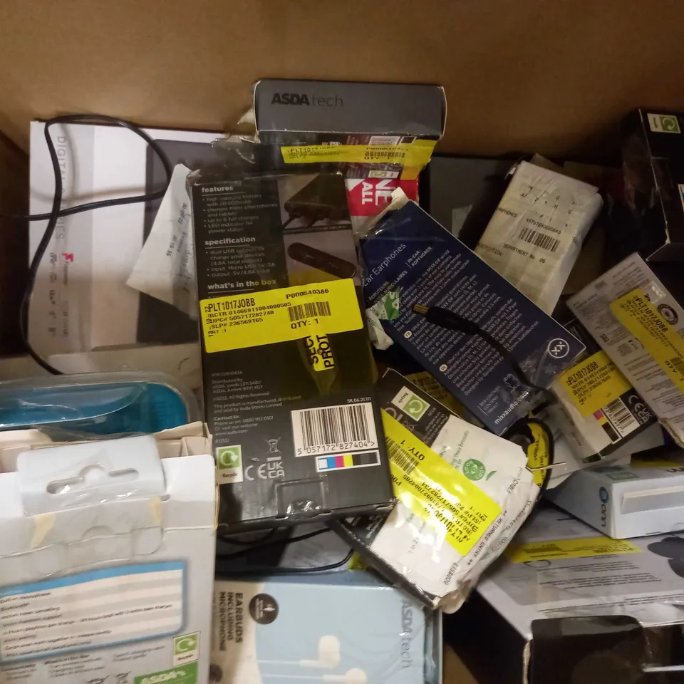 BOX OF APPROXIMATELY 20 ASSORTED ELECTRICAL ITEMS TO INCLUDE ASDA TECH PORTABLE STEREO BLUETOOTH SPEAKER, MIXX STREAMBUDS MINI TRUE WIRELESS EARBUDS, BLACKWEB 65W USB-C UNIVERSAL CHARGER, ETC