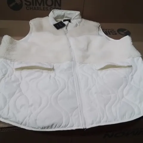 BOXED BRAND NEW APPROXIMATELY 7 JD WILLIAMS BORG GILLET CREAM SIZE 24