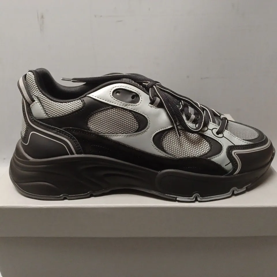 BOXED PAIR OF CLEENS PULSE RUNNER TRAINERS - UK SIZE 10