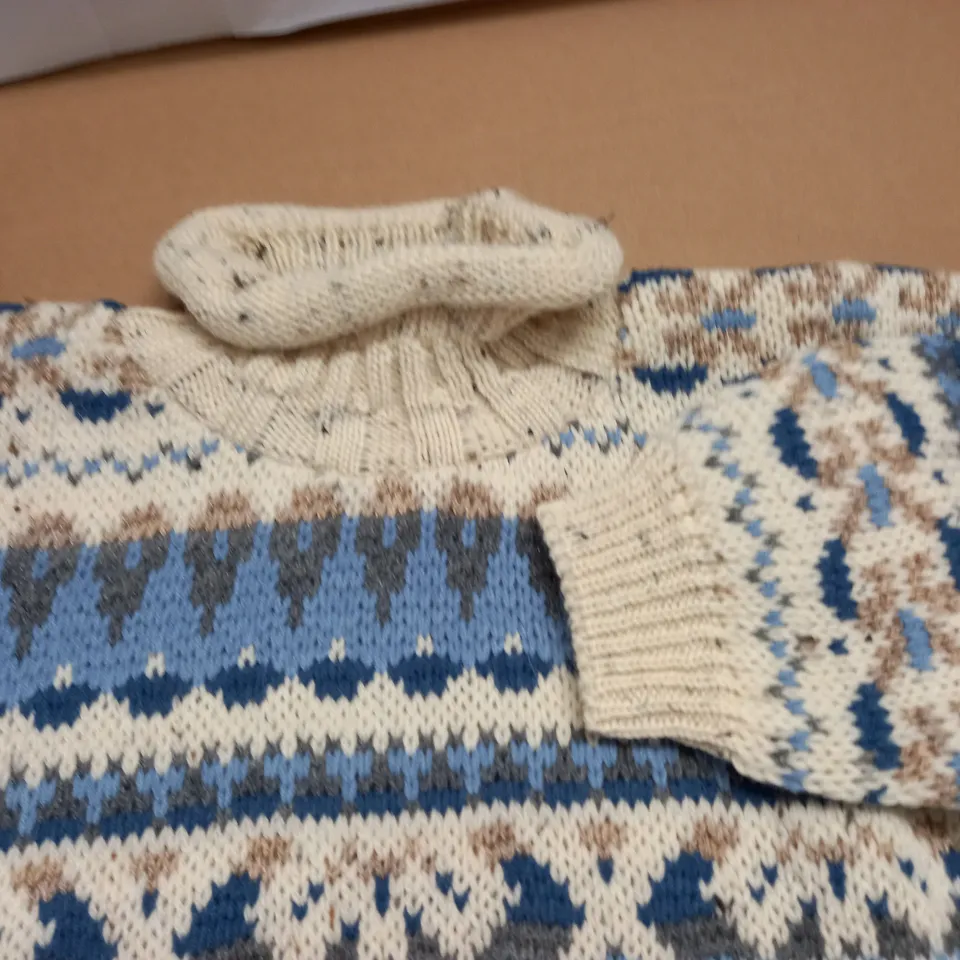 LOT OF APPROXIMATELY 15 AS NEW PATTERENED WOOL JUMPERS - SIZE UNSPECIFIED