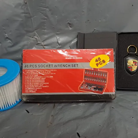 APPROXIMATELY 10 ASSORTED CAR PARTS AND ACCESSORY ITEMS TO INCLUDE 46-PIECE SOCKET WRENCH SET, ETC