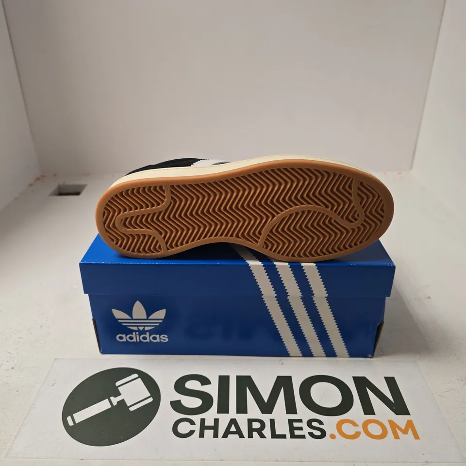 BOXED PAIR OF ADIDAS CAMPUS 00S TRAINERS IN BLACK - UK 7