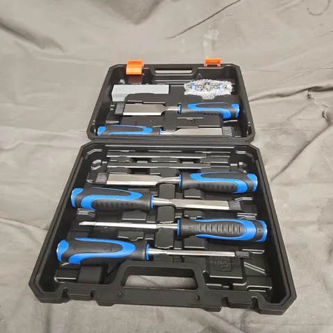 DAY PLUS CHISEL SET IN BLUE/BLACK - COLLECTION ONLY