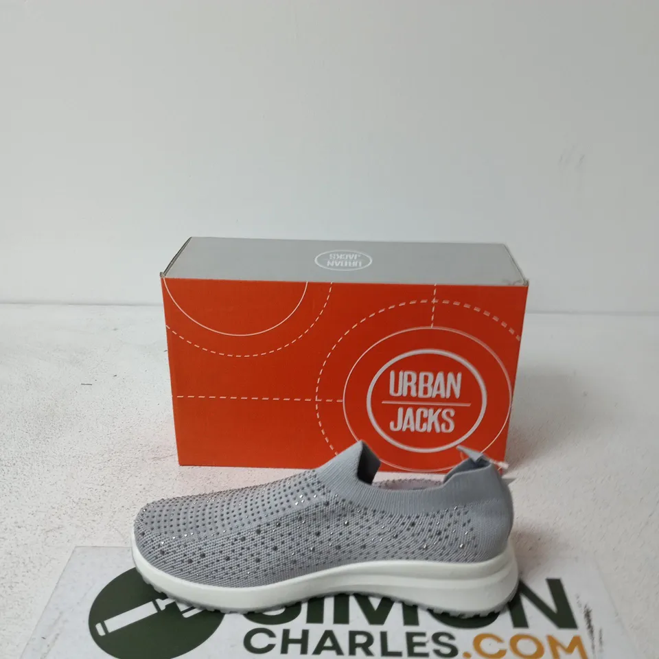 BOXED URBAN JACKS COCKTAIL GREY SLIP-ON TRAINERS – UK SIZE 8