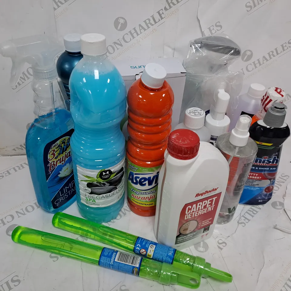 GROUP OF ASSORTED CLEANING ITEMS TOO INCLUDE DETERGENT , FLOOR CLEANER AND RECORD CLEANER 