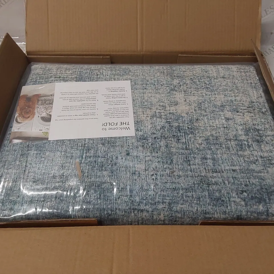 BOXED MINDEN MACHINE WOMEN/POWER LOOMED BLUE RUG - 6 x 9'