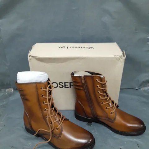 BOXED PAIR OF JOSEF SEIBEL SIMONA 01 LACE UP BOOT - SIZE 38 