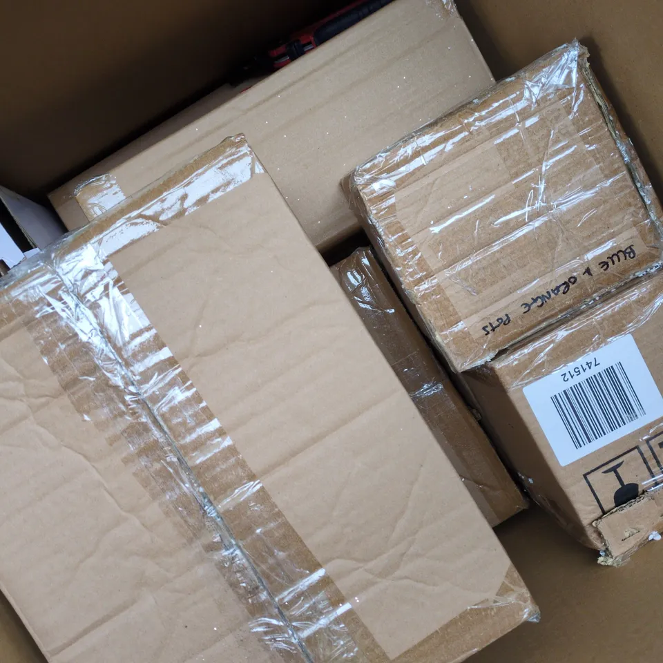 BOX OF APPROXIMATELY 10 ASSORTED HOUSEHOLD ITEMS - COLLECTION ONLY