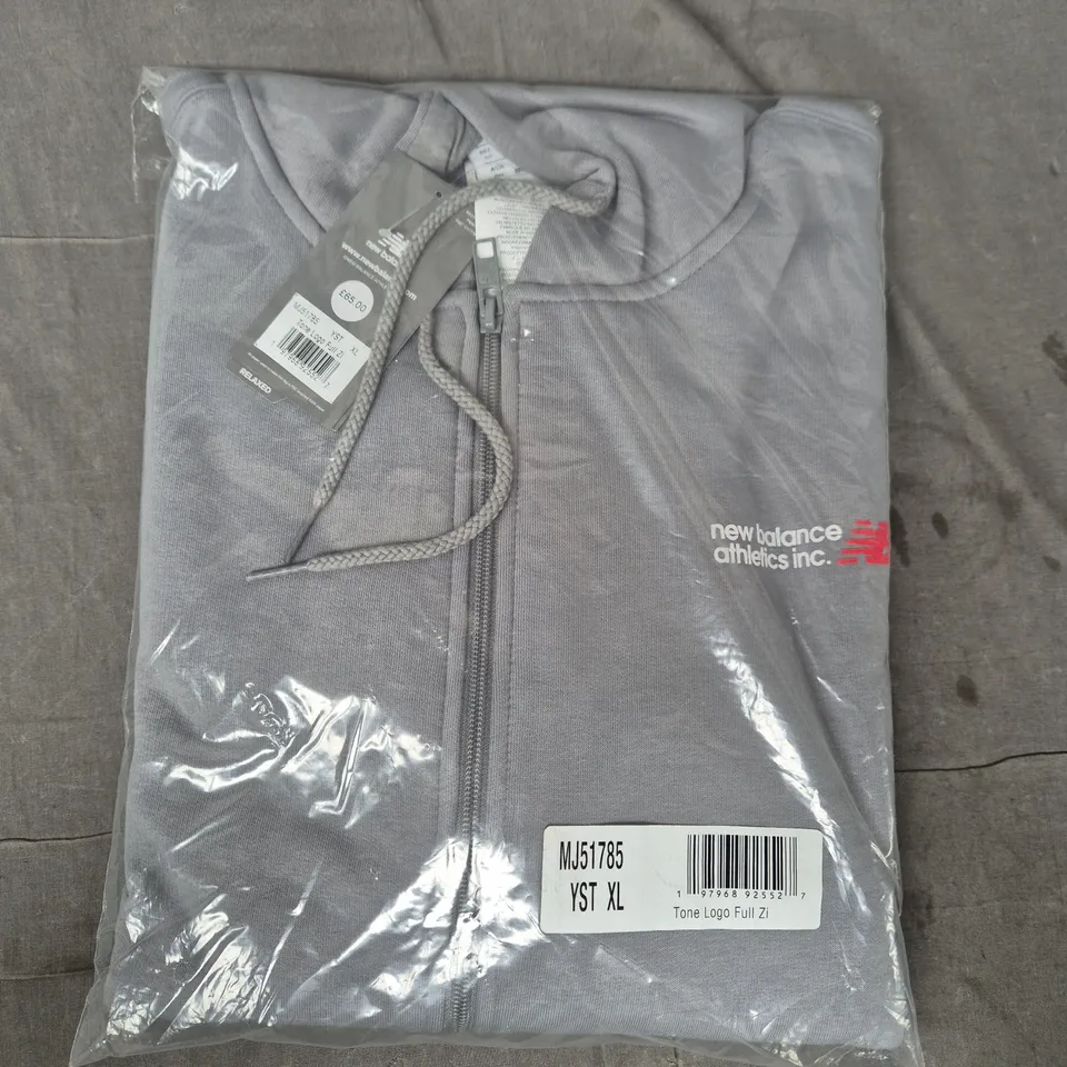 NEW BALANCE ZIP HOODIE – GREY, UK XL (MODEL MJ51785)