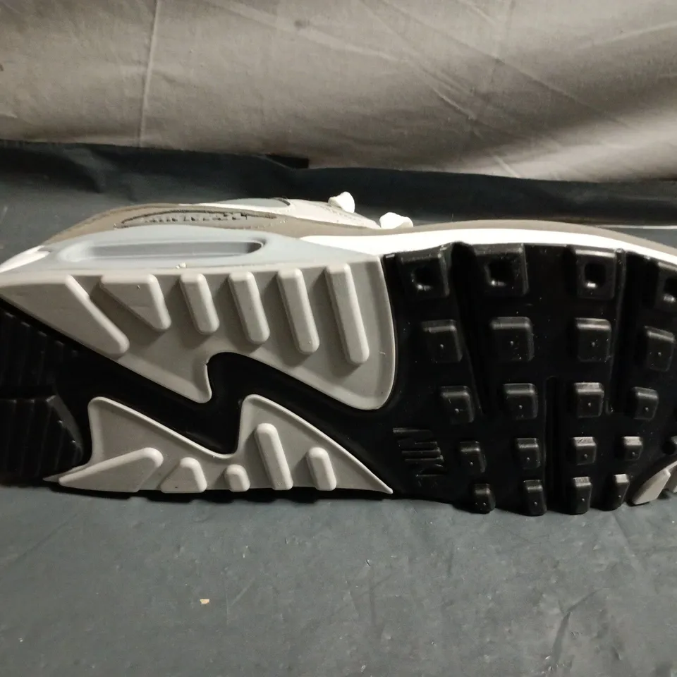 PAIR OF NIKE AIR MAX TRAINERS– GREY - UK SIZE 8.5