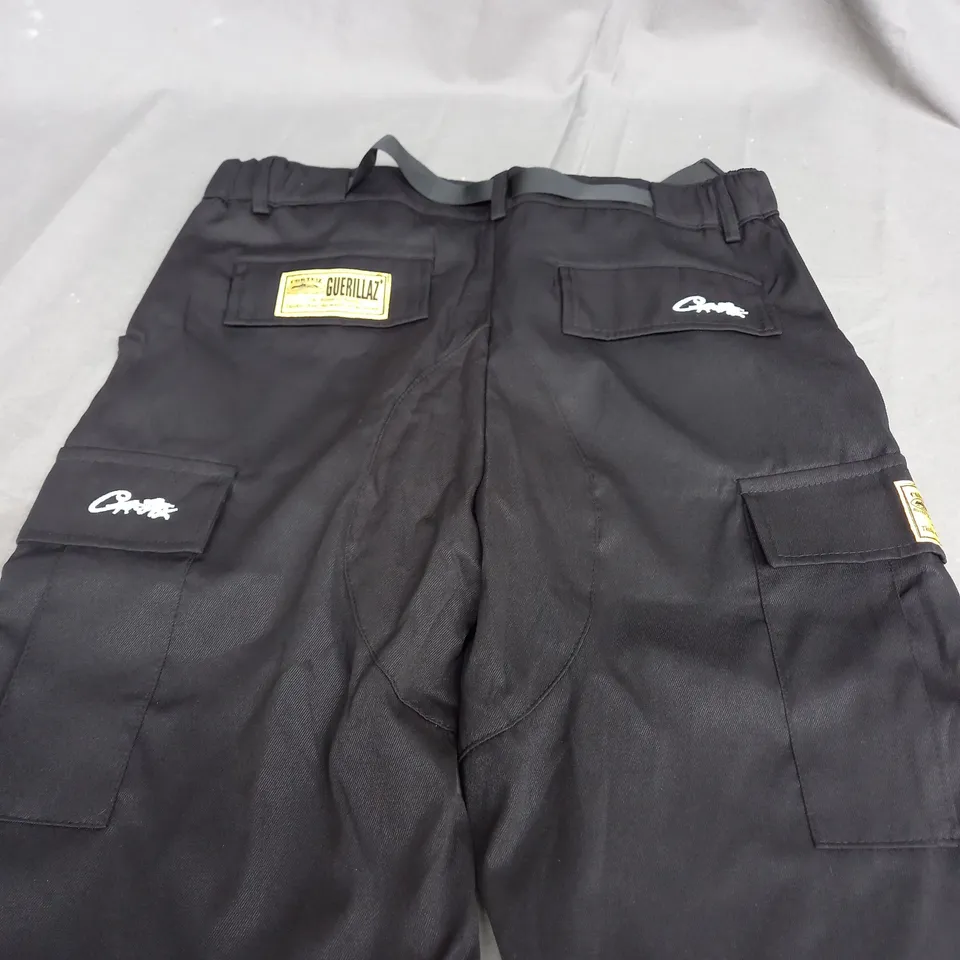 CORTEIZ BLACK CARGO SHORTS - LARGE