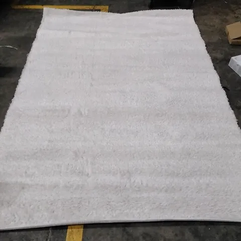 LAMASIII SHAGGY CREAM RUG APPROXIMATELY 270X200CM