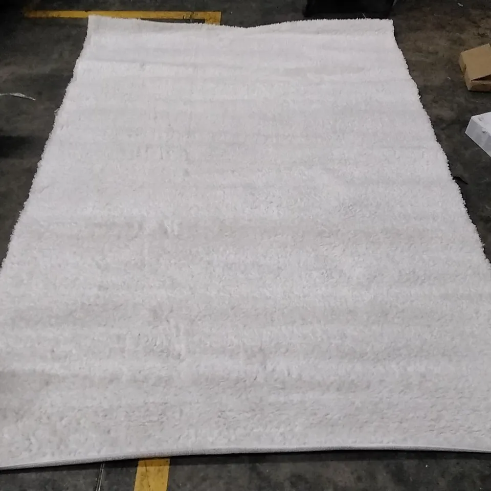 LAMASIII SHAGGY CREAM RUG APPROXIMATELY 270X200CM