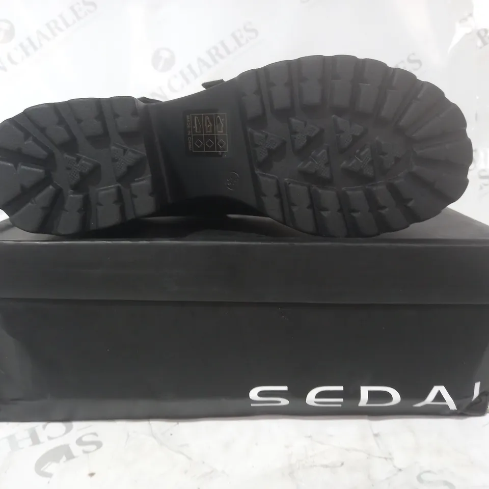 BOXED PAIR OF SEDAI PLATFORM BLOCK HEEL SHOES IN BLACK SIZE 5