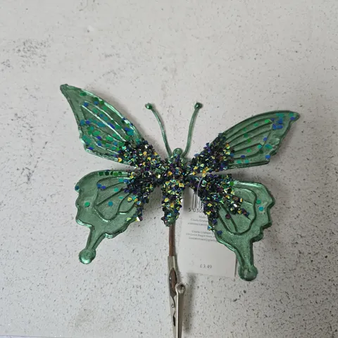 BOX OF APPROXIMATELY 24 GISELA GRAHAM LONDON GREEN BUTTERFLY CLIP