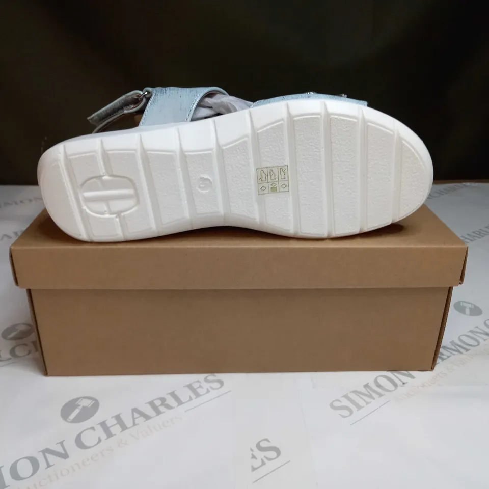BOXED PAIR OF CUSHION WALK JEWELLED SANDALS IN SILVER - SIZE 5