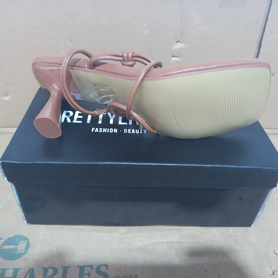BOXED PAIR OF PRETTY LITTLE THING HEELS IN BROWN UK SIZE 7