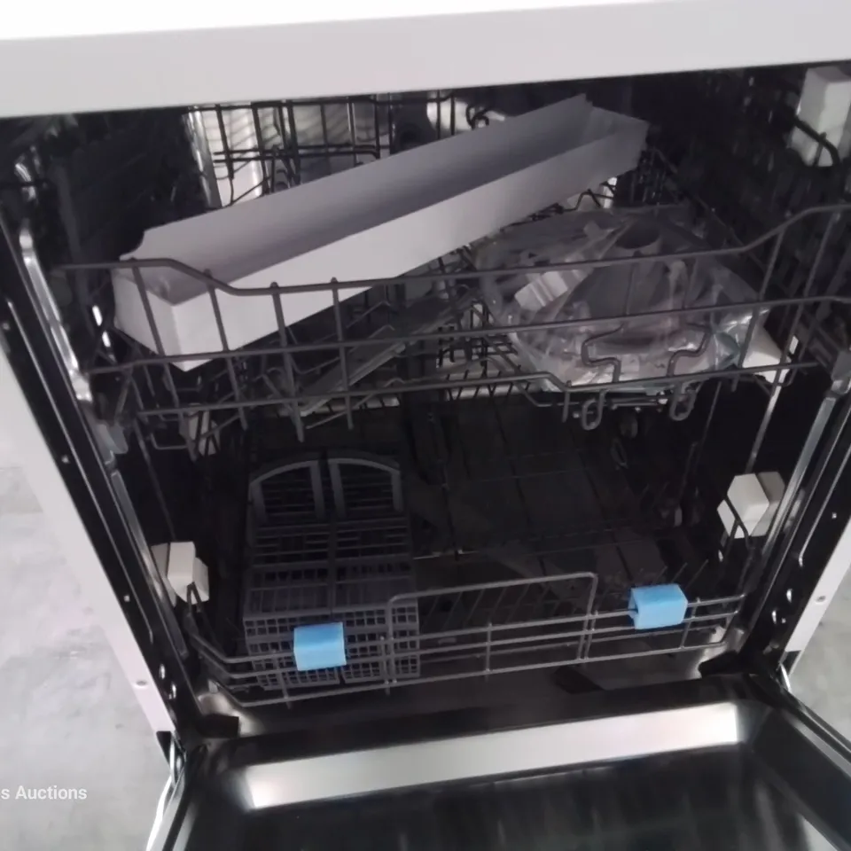 HISENSE FREESTANDING FULL SIZE DISHWASHER WHITE HS622E90WUK