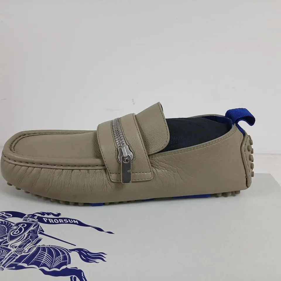 BURBERRY LAUREL LEATHER LOAFERS – BEIGE, UK 7 (EU 41) 