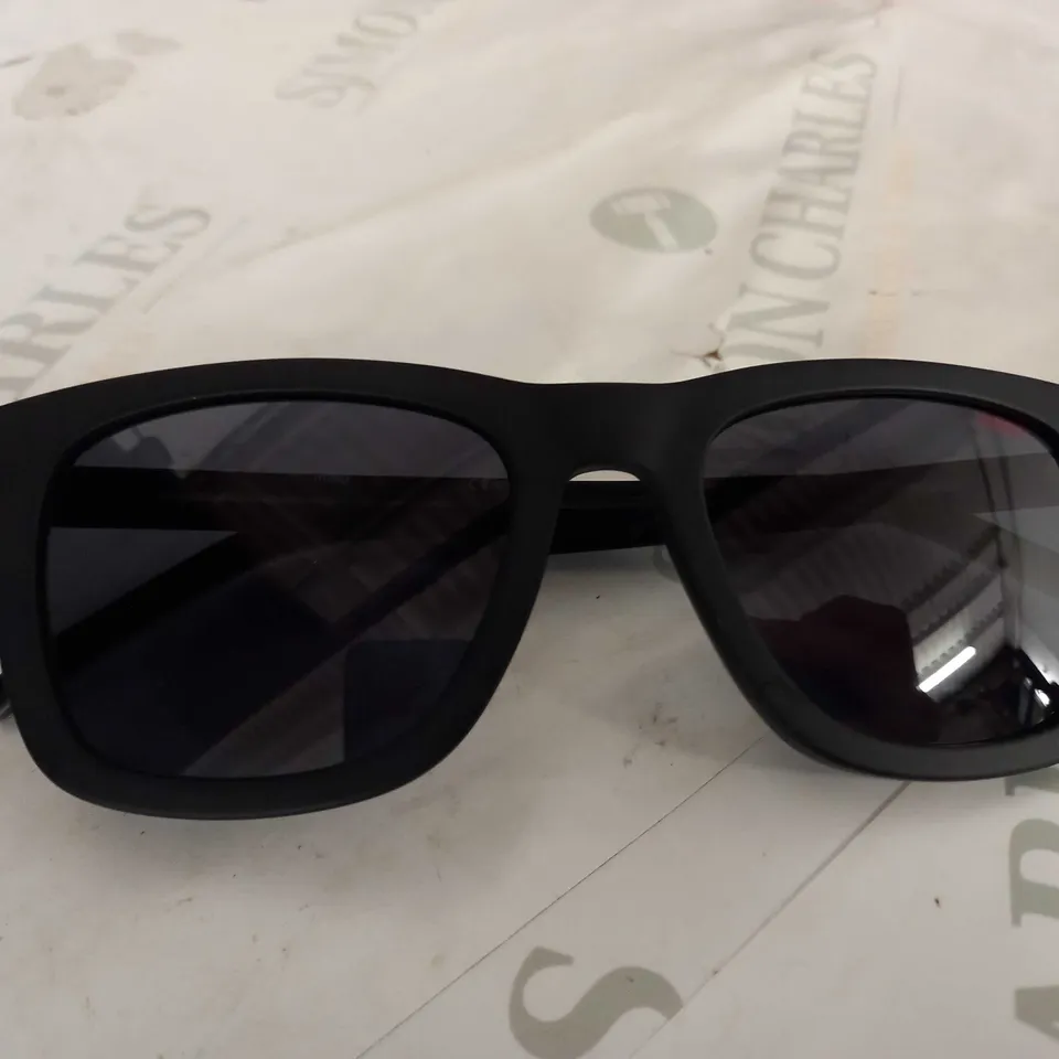 BOXED HUGO BOSS SUNGLASSES