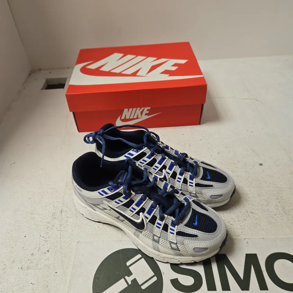 NIKE P-6000 (GS) YOUTH TRAINERS – WOLF GREY/BLUE ECLIPSE – UK 3.5