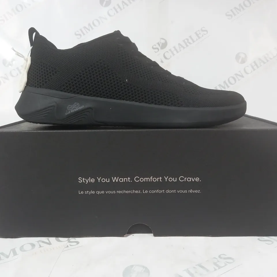 BOXED PAIR OF VIONIC ARRIVAL KNIT TRAINERS IN BLACK UK SIZE 8