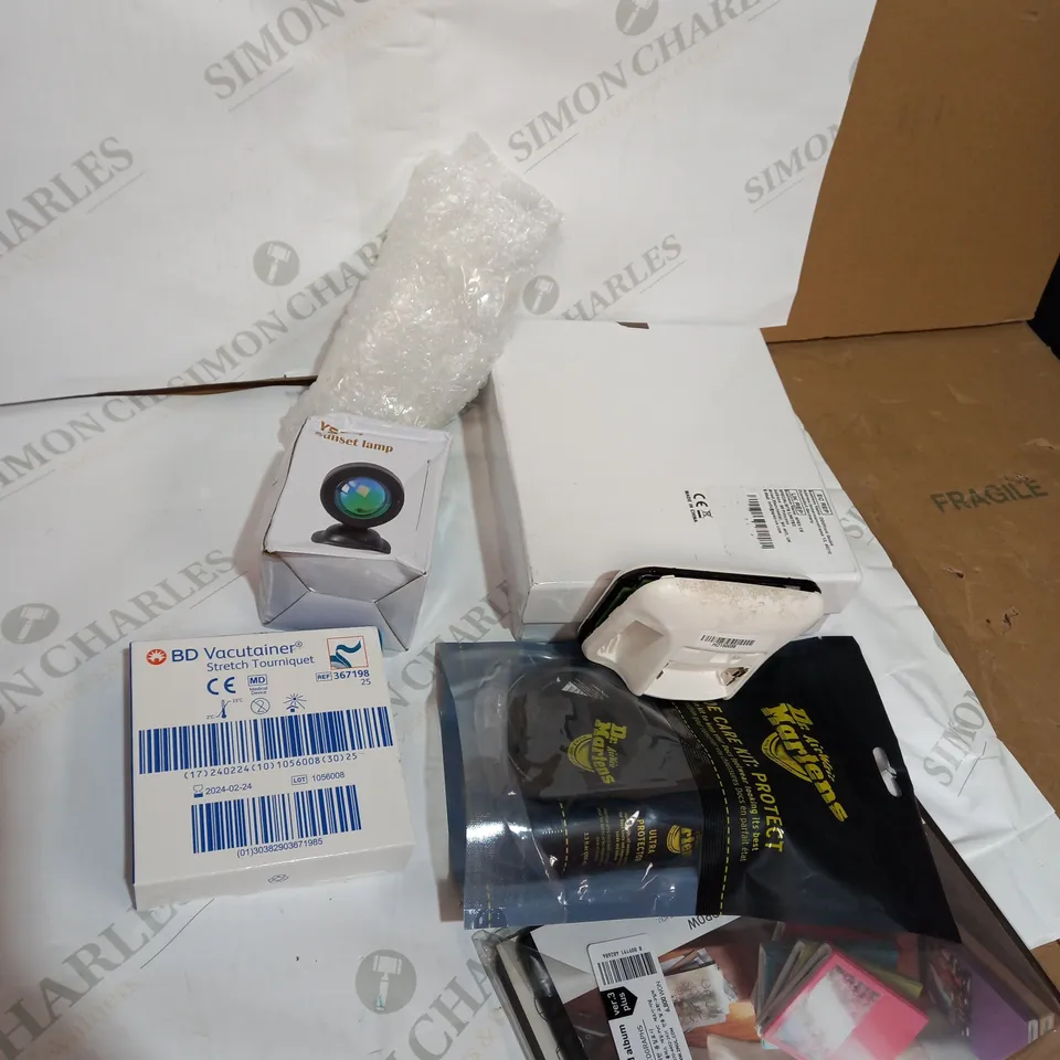 LOT OF 15 ASSORTED HOUSEHOLD ITEMS 