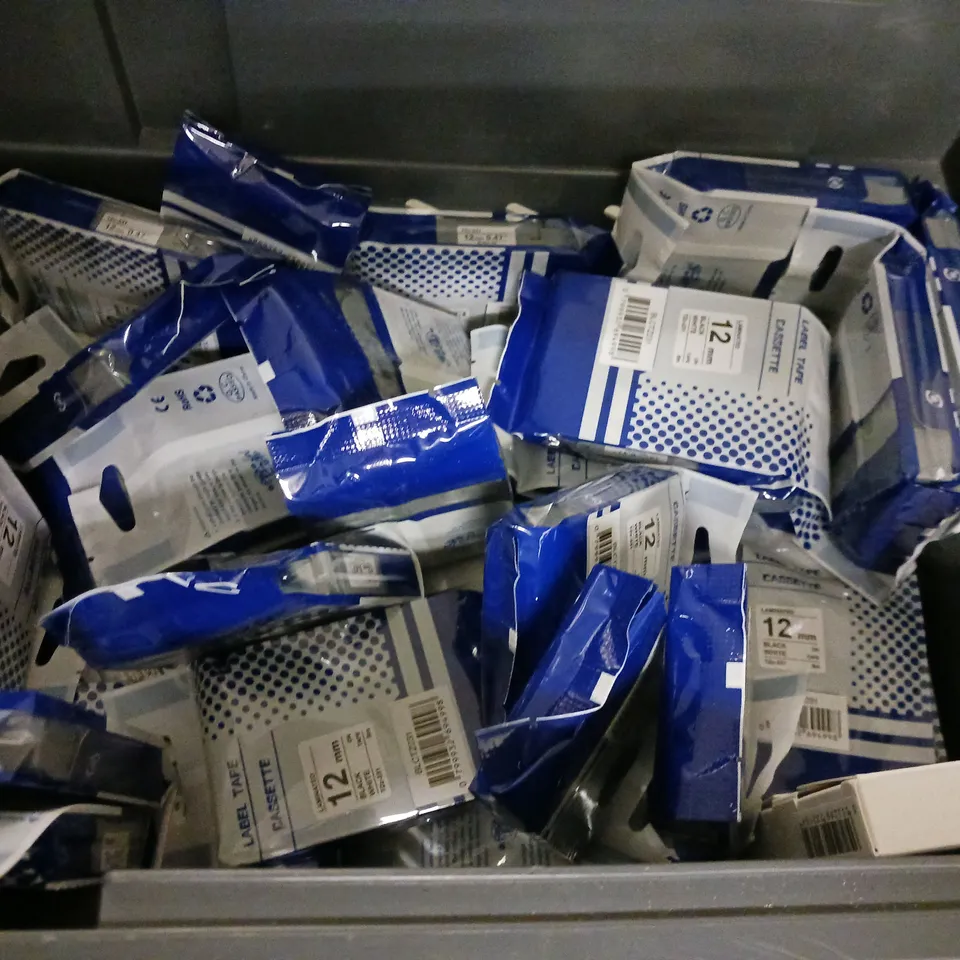 LOT OF ASSORTED PRINTER CARTRIDGES TO INCLUDE LABEL TAP, EPSON AND HP