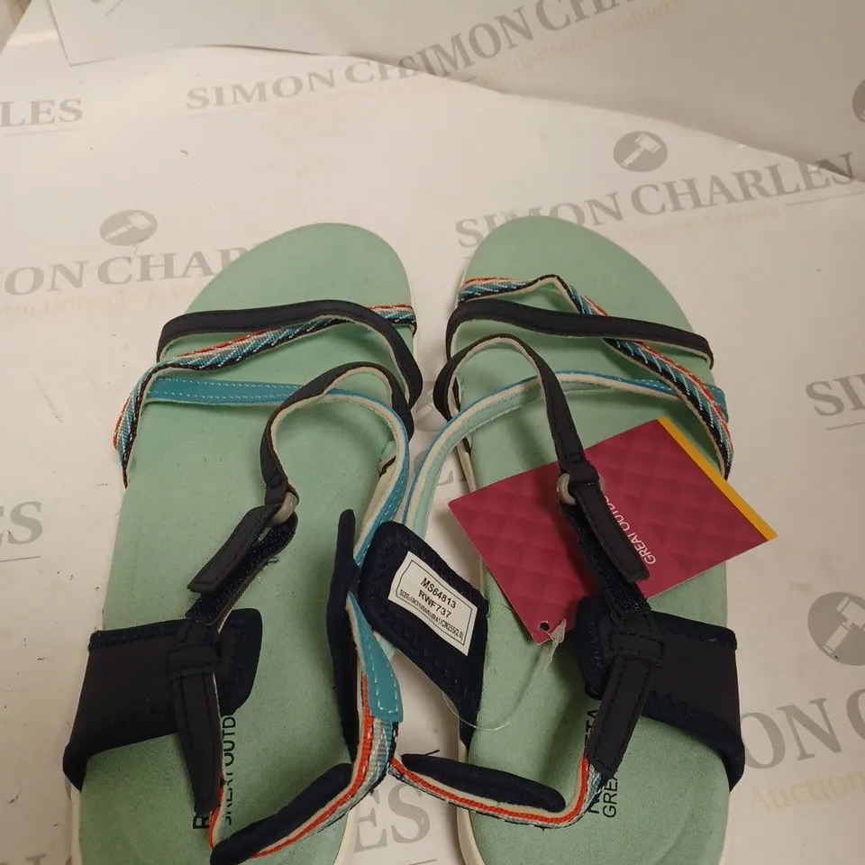 REGATTA LADY SANTA ROMA SANDALS SIZE 7