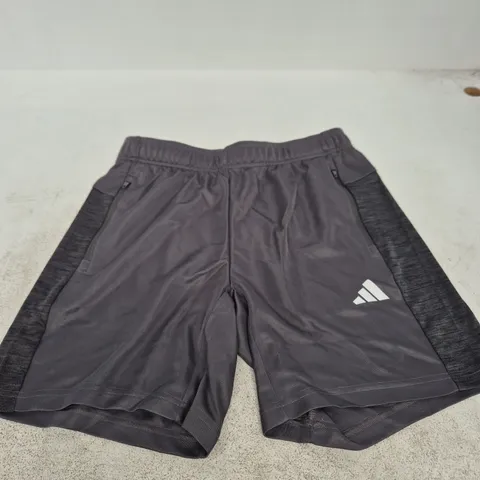 ADIDAS MEN'S GREY TRAINING SHORTS - M