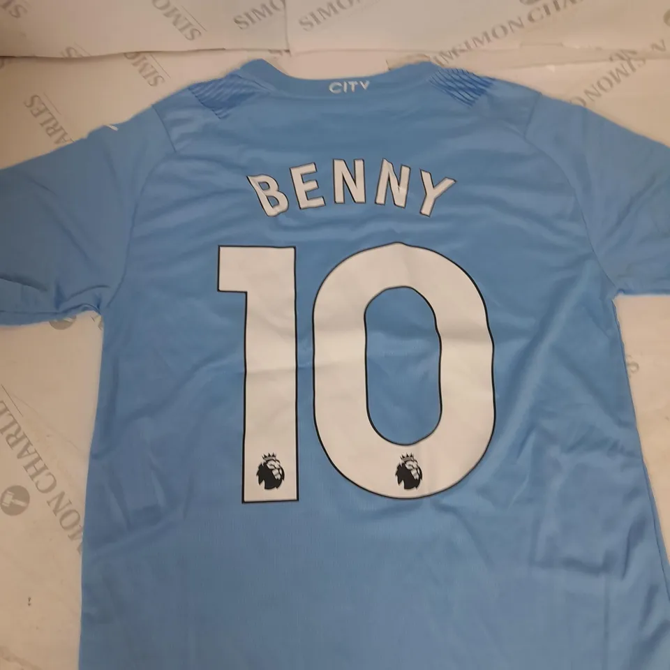 MANCHESTER CITY FC HOME KIT WITH BENNY 10 SIZE S