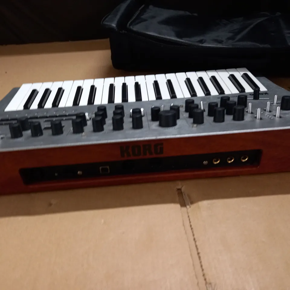 KORG MINILOGUE POLYPHONIC ANALOG SYNTHESIZER IN CARRY BAG