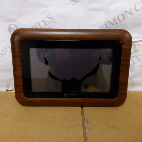 GEEMARC VISO 10 CLOCK (DAMAGED SCREEN)