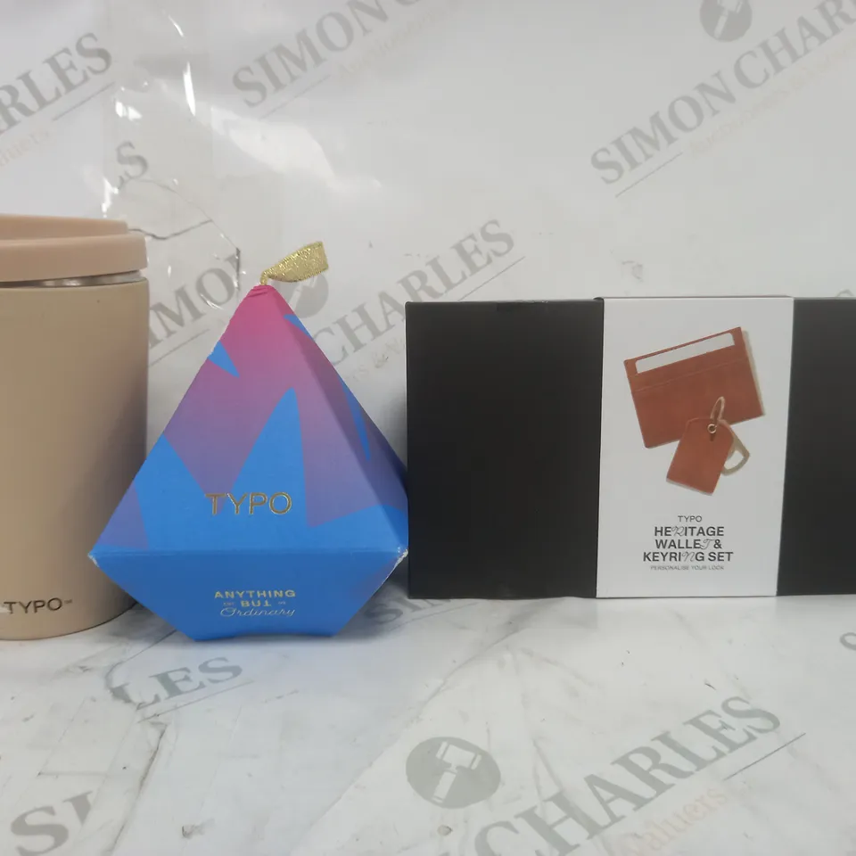 BOX OF APPROXIMATELY 30 ASSORTED HOUSEHOLD ITEMS TO INCLUDE WALLET & KEYRING SET, MINI CANDLE, METAL COMMUTER CUP, ETC