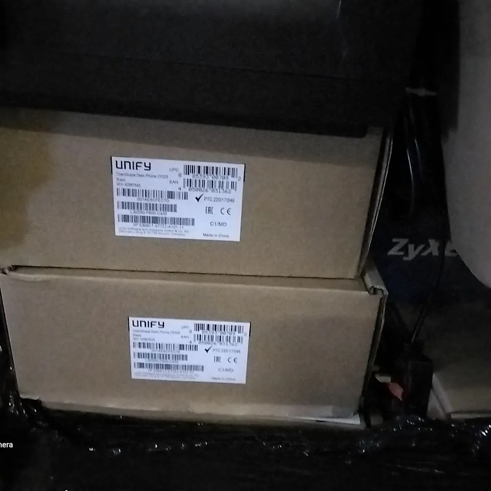 PALLET OF ASSORTED ITEMS TO INCLUDE UNIFY OPENSCAPE DESK PHONE, ZYXEL ROUTER