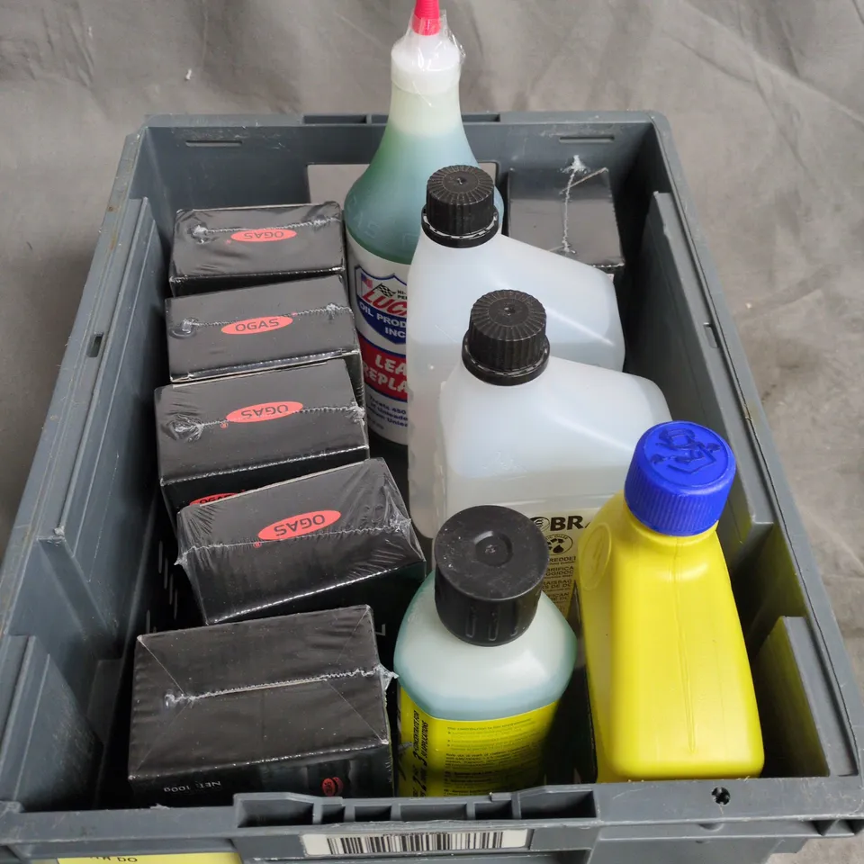 APPROXIMATELY 8 ASSORTED VEHICLE PARTS & ACCESSORIES