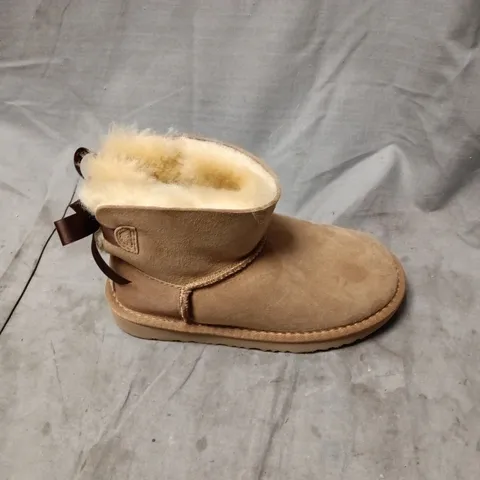 UGG TAN SUEDE ANKLE BOOTS WITH SHEARLING LINING SIZE 4.5