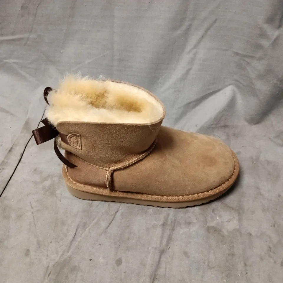 UGG TAN SUEDE ANKLE BOOTS WITH SHEARLING LINING SIZE 4.5