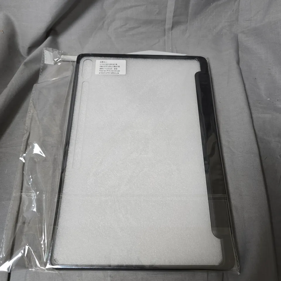 BOX OF APPROXIMATELY 32 TABLET FOLIO CASE – BLACK, TRI-FOLD FRONT COVER 