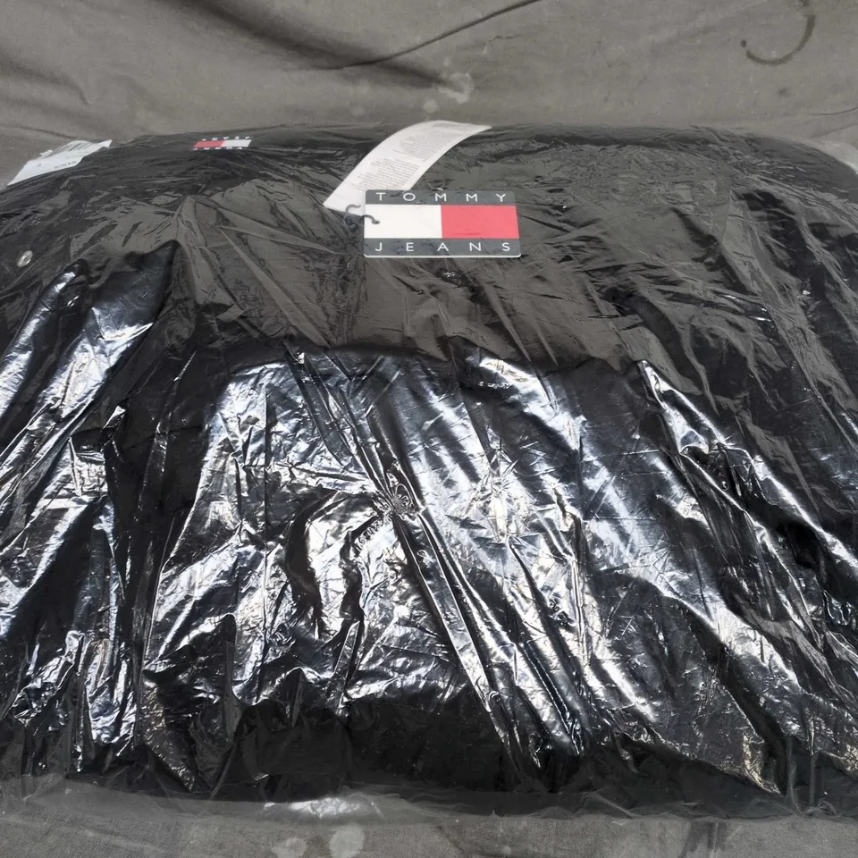 TOMMY JEANS MAXI COAT BLACK – SIZE M