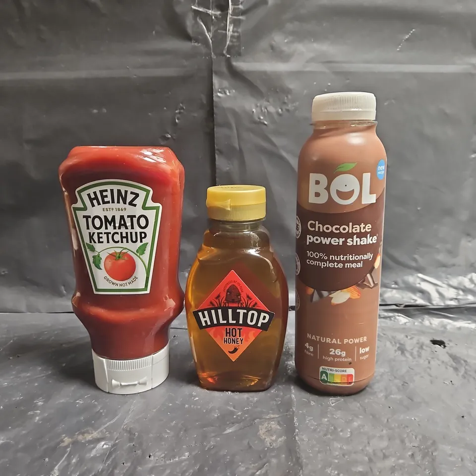 BOX OF APPROXIMATELY 10 ASSORTED FOOD AND DRINK ITEMS TO INCLUDE KETCHUP, HOT HONEY, ETC