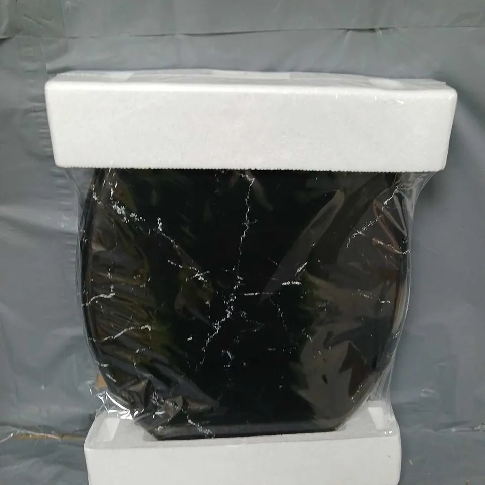 BOXED OPTIMAL PRODUCTS MDF TOILET SEAT IN MARBLE DESIGN