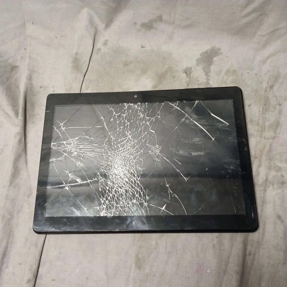 TABLET TB02 – BLACK, CRACKED TOUCHSCREEN 