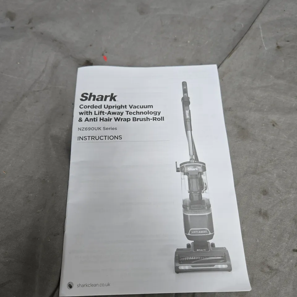 SHARK NZ690UK SERIES CORDED UPRIGHT VACUUM WITH LIFT-AWAY TECHNOLOGY