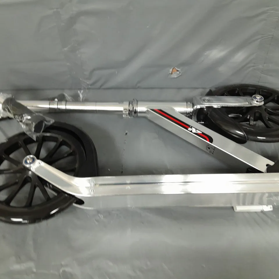 RAZOR - A6 SCOOTER - SILVER - COLLECTION ONLY