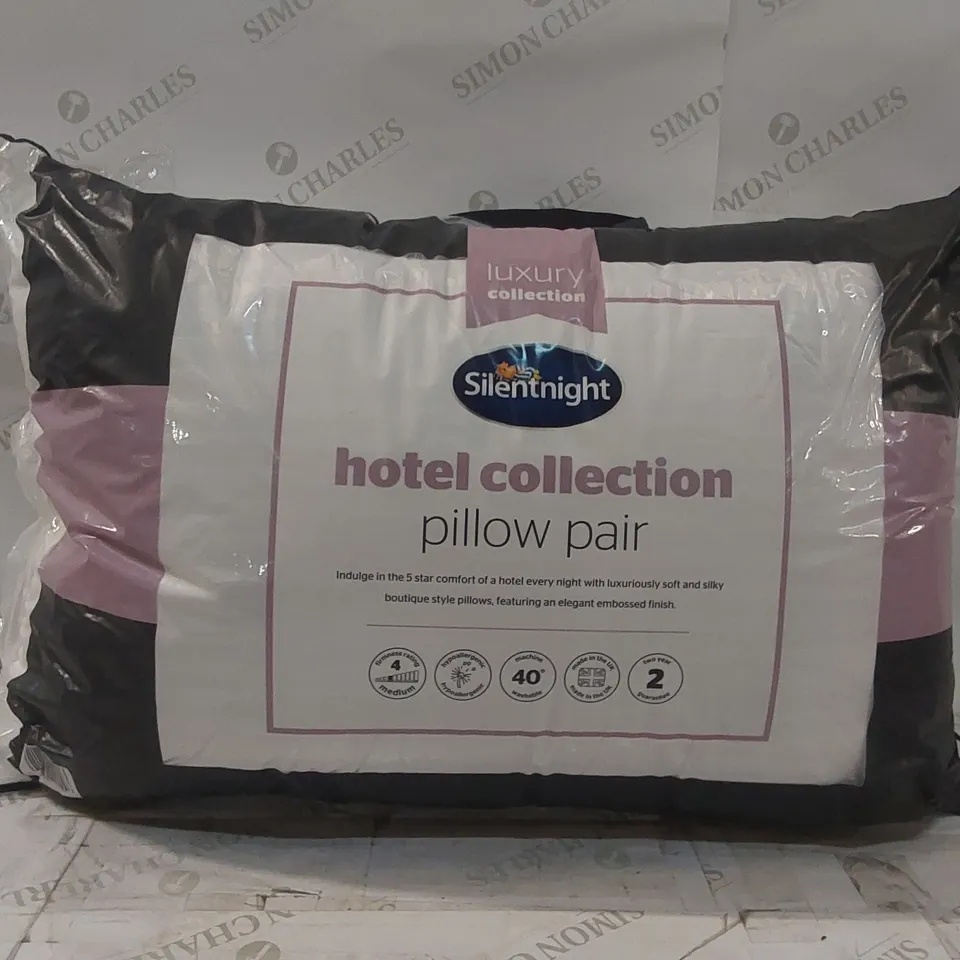 BAGGED PAIR OF SILENTNIGHT HOTEL COLLECTION PILLOWS